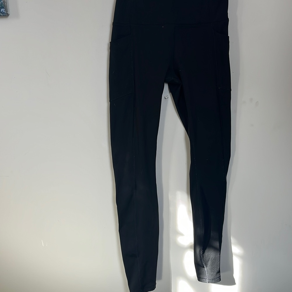 Black leggings with pockets